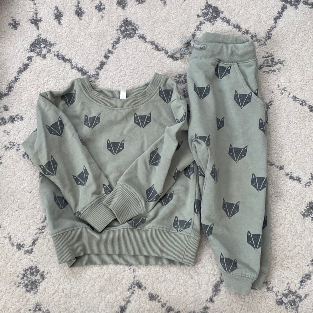 Rylee + Cru sweat outfit